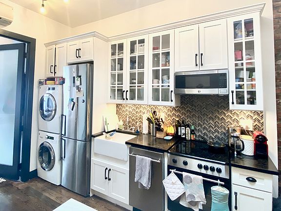 4th image of 123 Kent Ave #4B