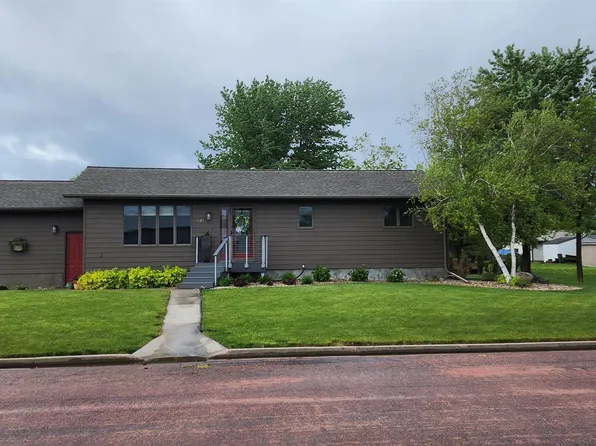 441 E Drake Ave, Salem, SD 57058