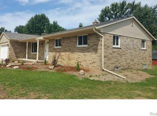 11379 N Crestline Dr, Washington, MI 48095