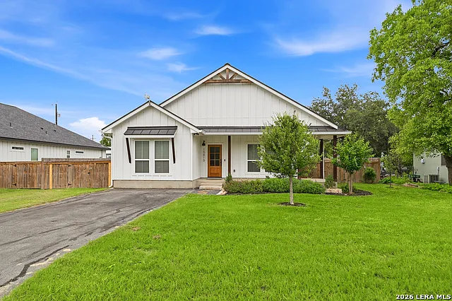 15815 Uvalde St — Photo 1