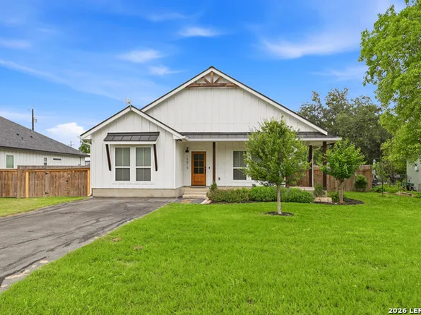 15815 Uvalde St, La Coste, TX 78039
