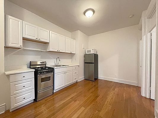 1st image of 101 Thompson St APT 5