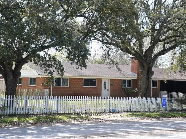 1700 Holiday Dr, New Orleans, LA 70114