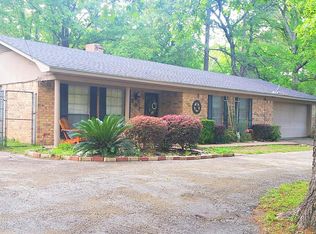 207 Brookview Ln, Palestine, TX 75803