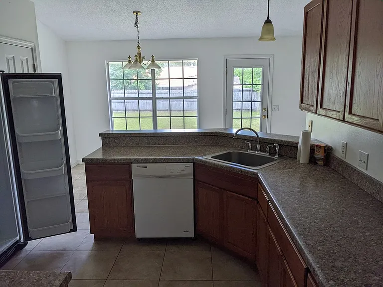 2823 Atoka Trl — Photo 4