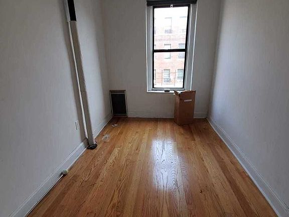 2nd image of 2111 Regent Pl #C8