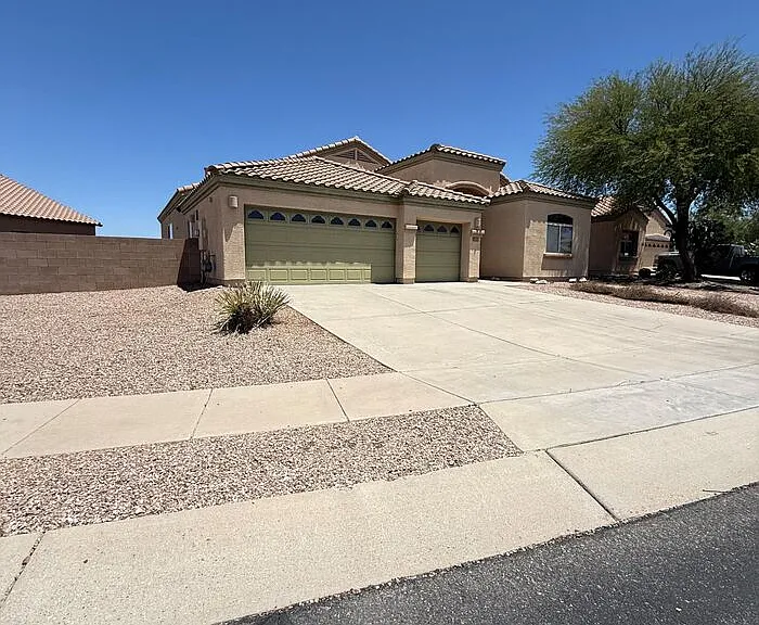 13731 E Kirkwood Pl — Photo 2