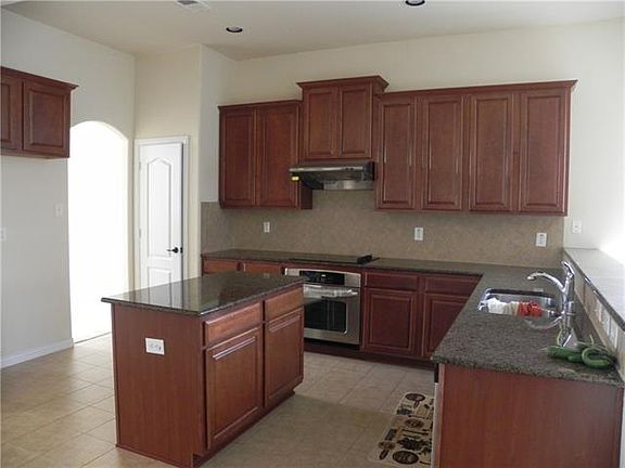 4th image of 2351 Collin Dr