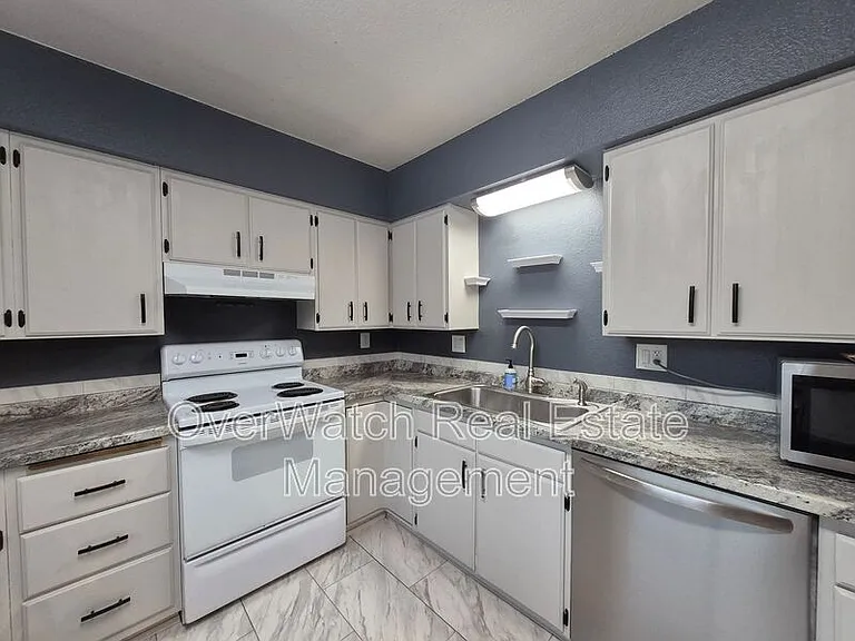 311 Turpin St #A — Photo 6