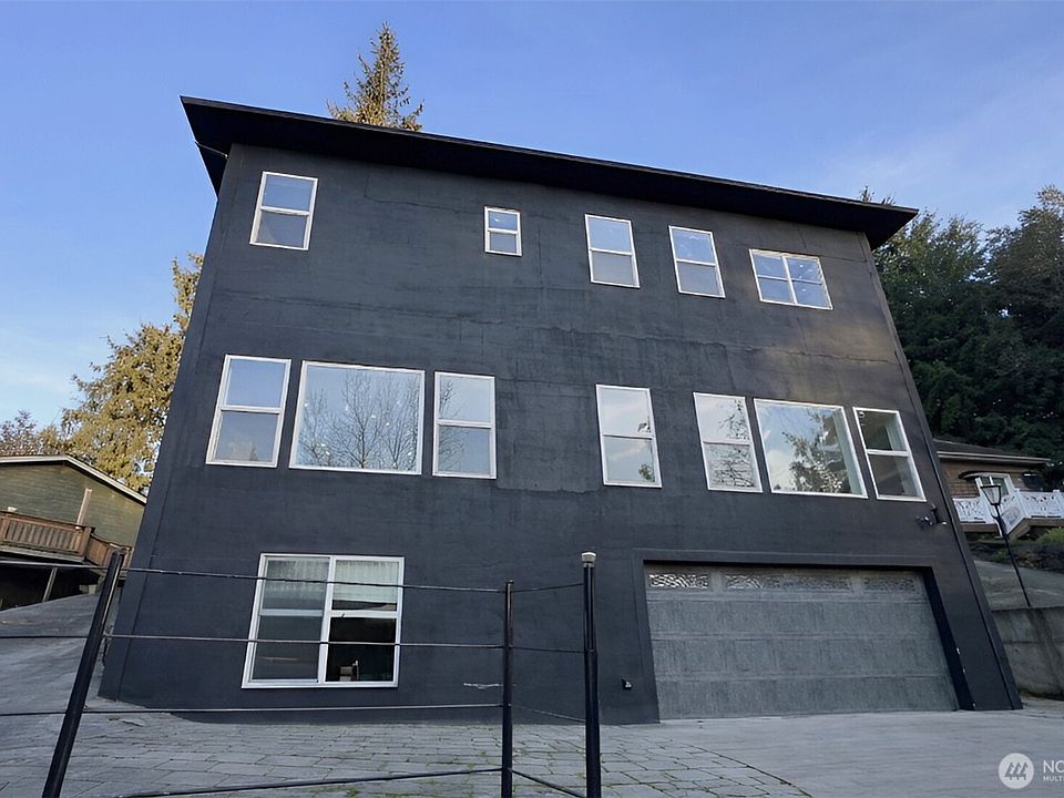 1st image of 7500 NE Harborview Drive