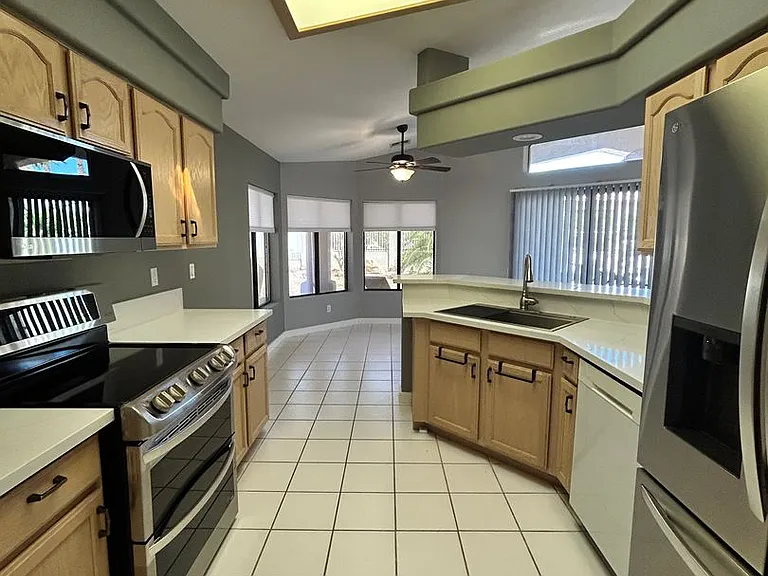 2413 Jacob Row — Photo 12