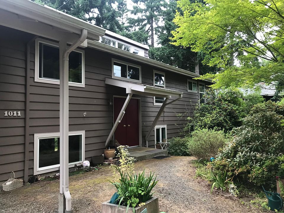 1st image of 1011 Grow Ave NW