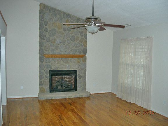 2nd image of 113 Deer Creek Dr