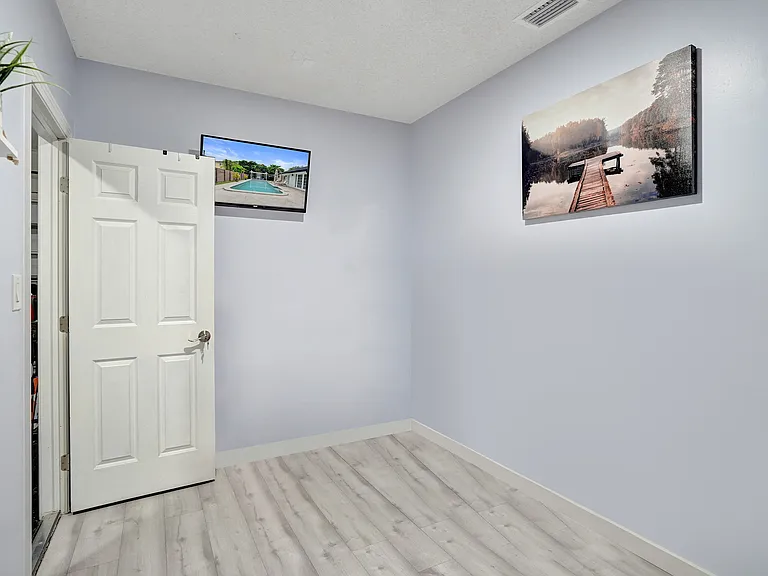 620 SW 100th Ave — Photo 51