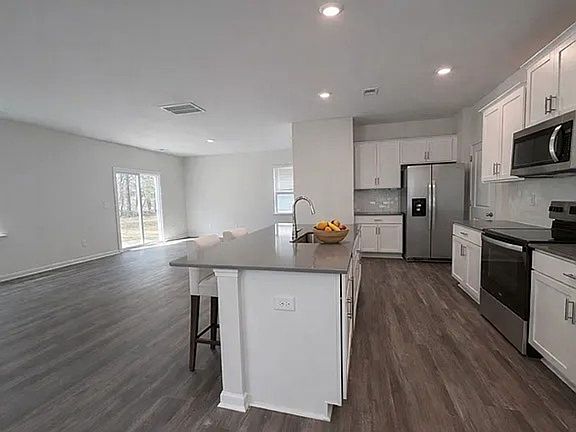 3rd image of 1302 37th Avenue Ln NE