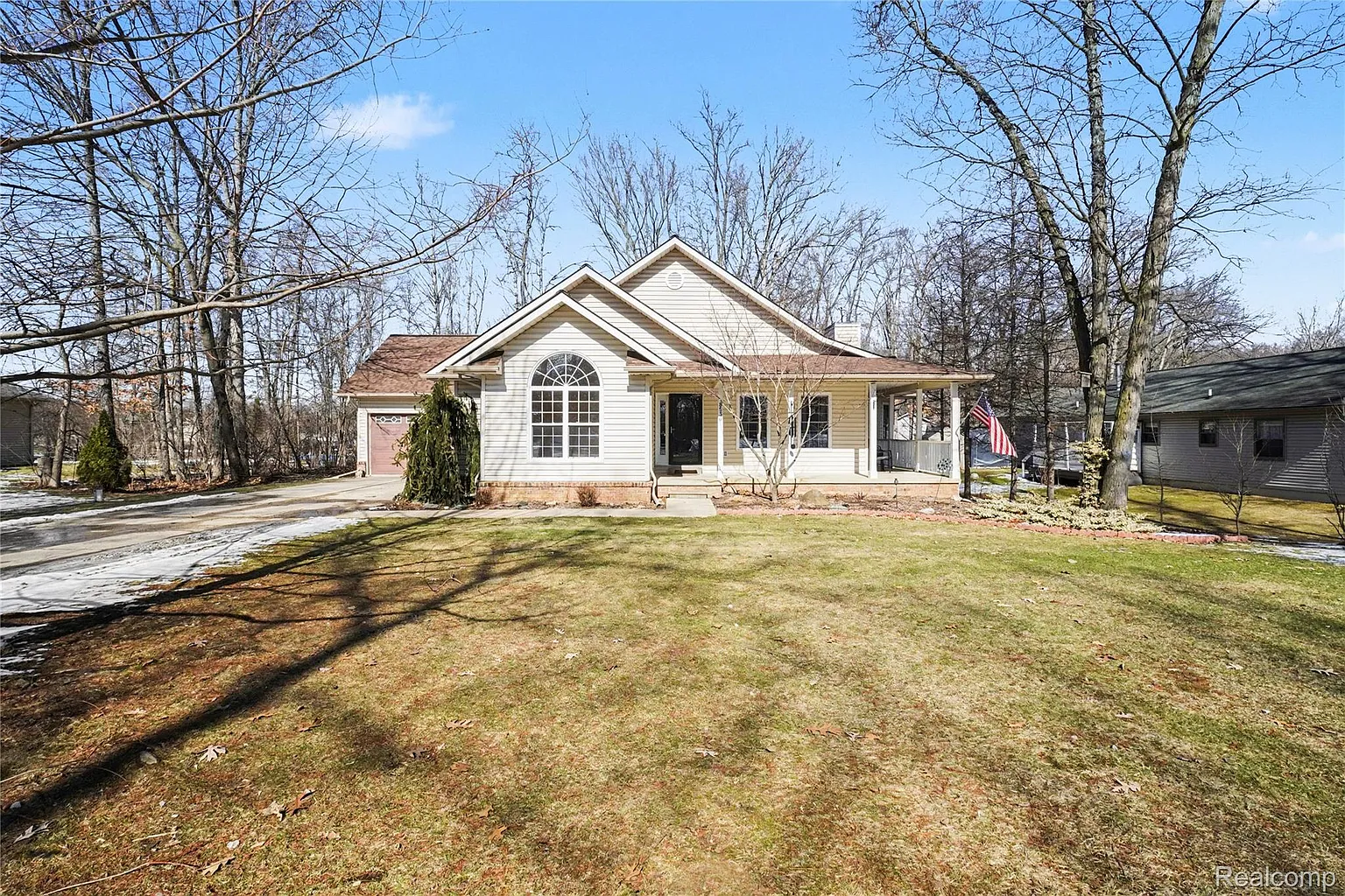 8530 Pineview Lake Dr photo 1