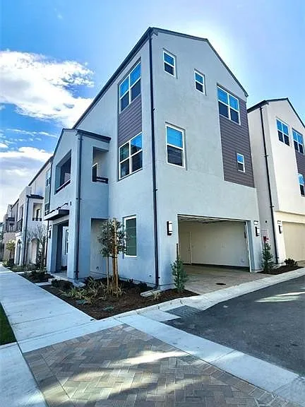 4422 S Bryan Paseo — Photo 1