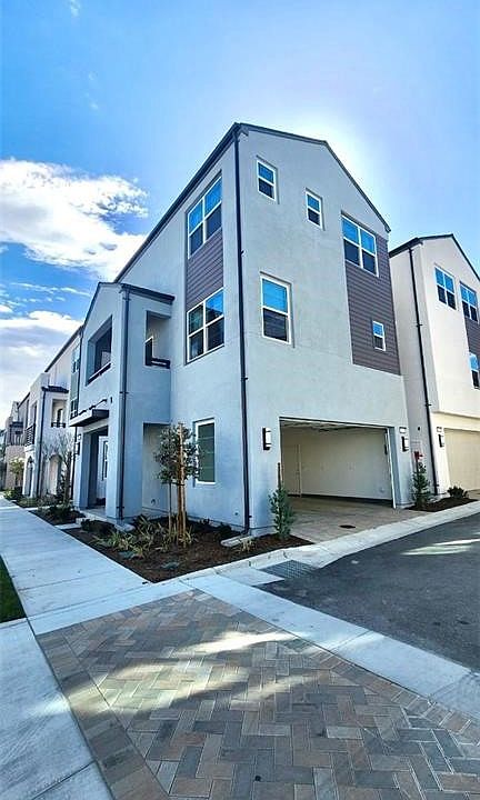 1st image of 4422 S Bryant Paseo