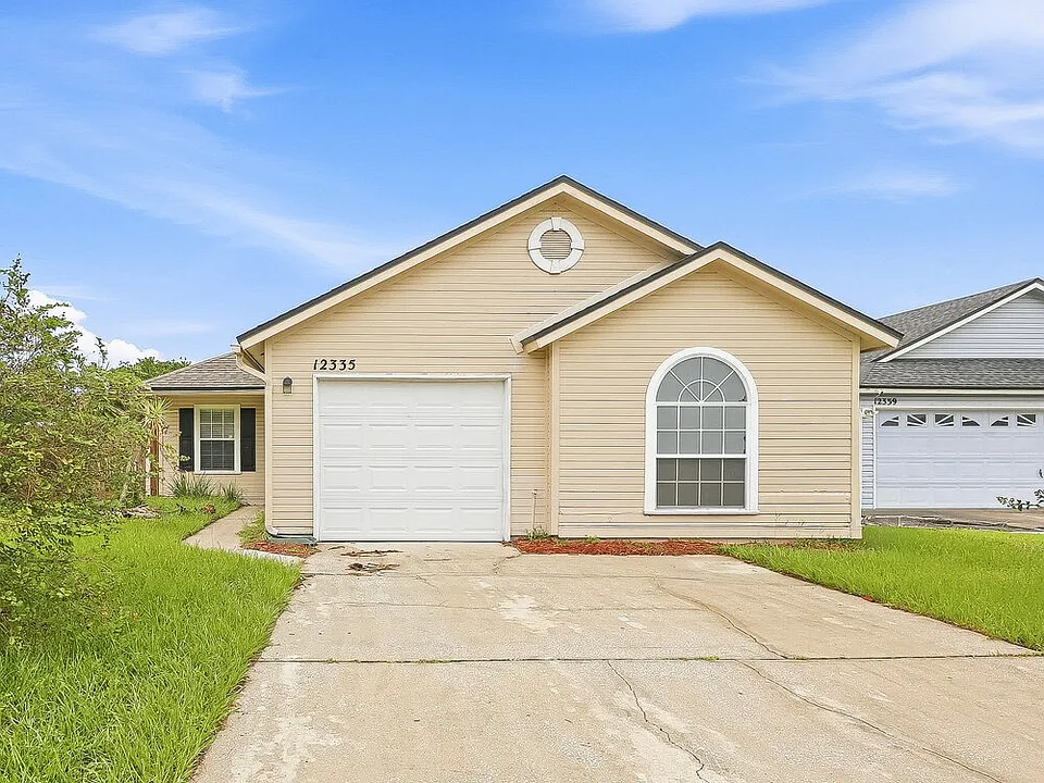 12335 Silent Brook Trl N