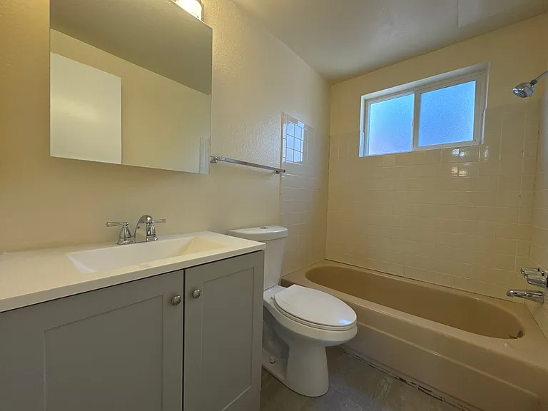 Spartan Court Apartments — Photo 7