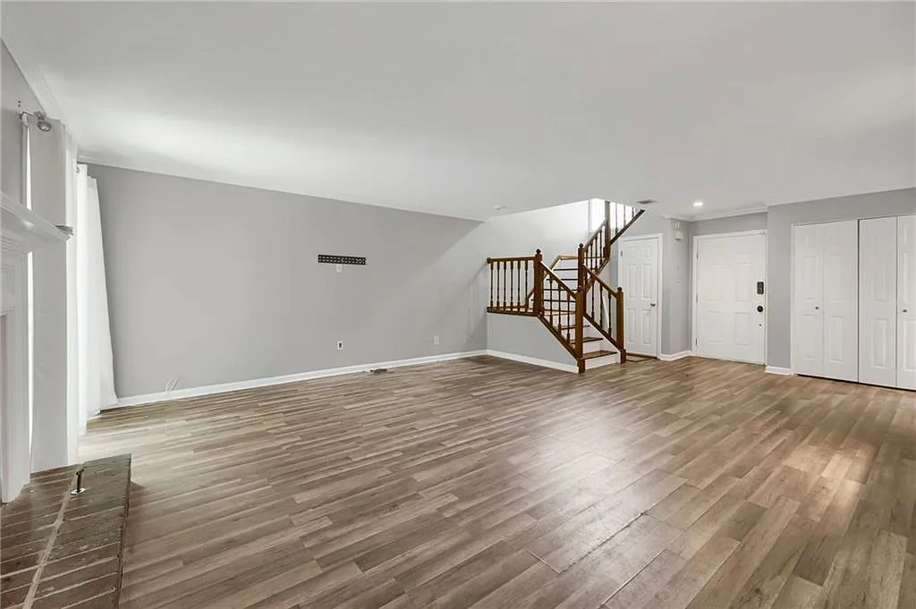 2 bed, 2.5 bath, 1424 sqft, $1,700 — Photo 4