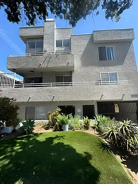 11840 Venice Blvd #103 — Photo 12