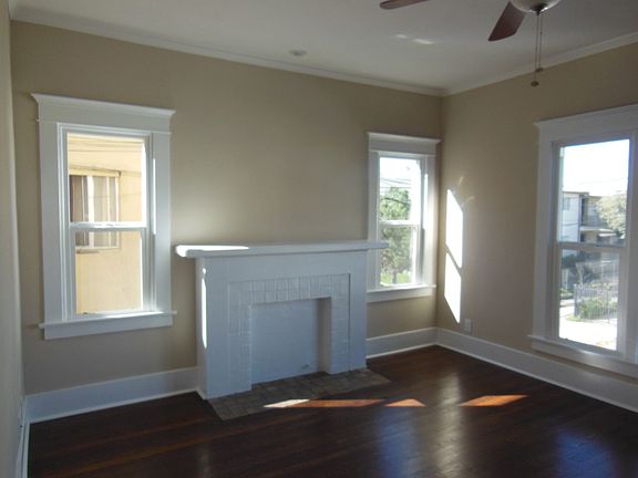 4th image of 1280 N Ardmore Ave #1282