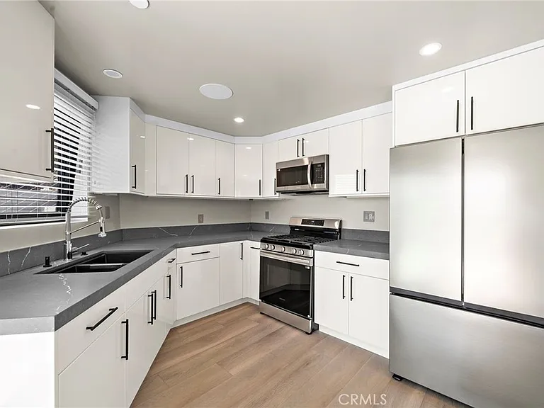 228 Hazel Dr — Photo 38