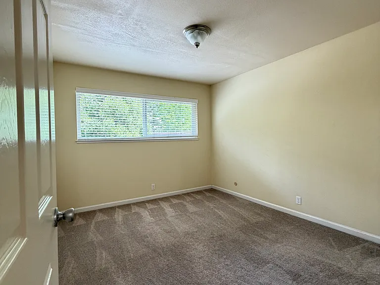 125 Ascot Ct #3 — Photo 13