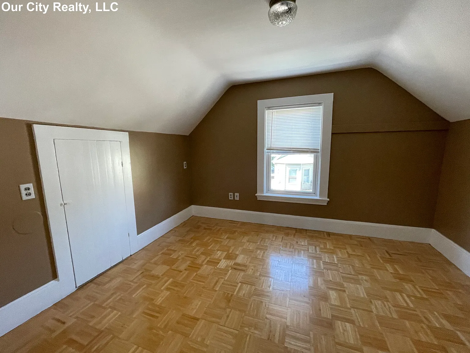 3 bed, 1200 sqft, $3,150 — Photo 4