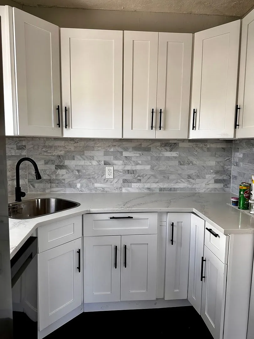 Spacious 3 bed/1 bath in Federal Hill — Photo 1