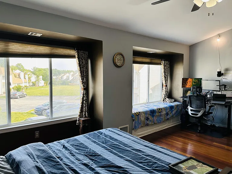 2 Russell Ct — Photo 17