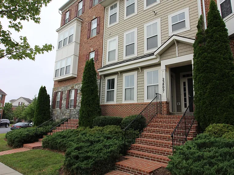 23802 Catawba Hill Dr #B — Photo 3