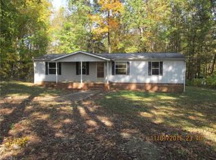 2049 Mayflower Dr, Pleasant Garden, NC 27313