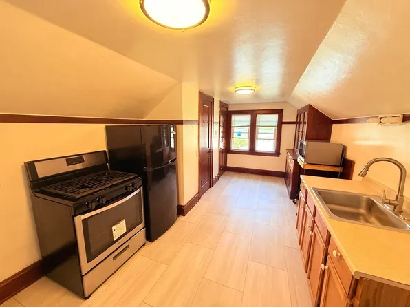 8208 W Lincoln Ave, Milwaukee, WI 53219