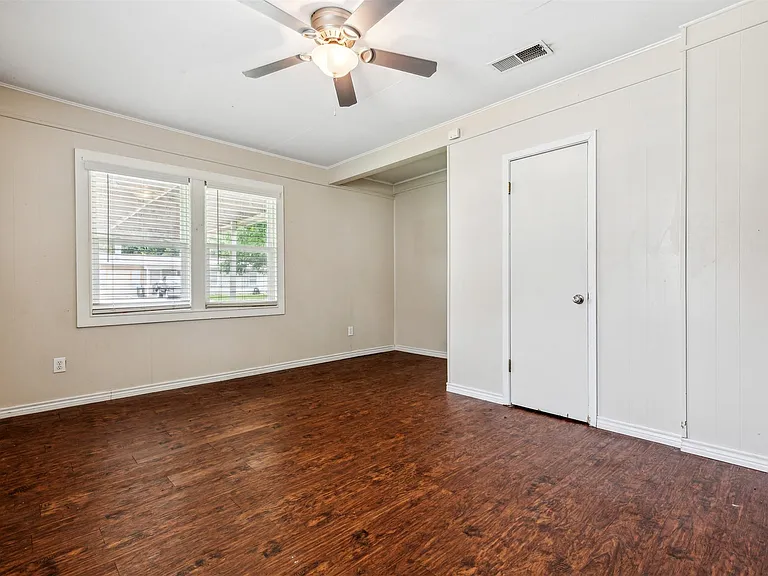 5805 Tracyne Dr — Photo 20