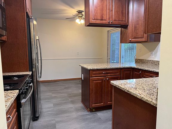 2nd image of 23140 Ashley Dr