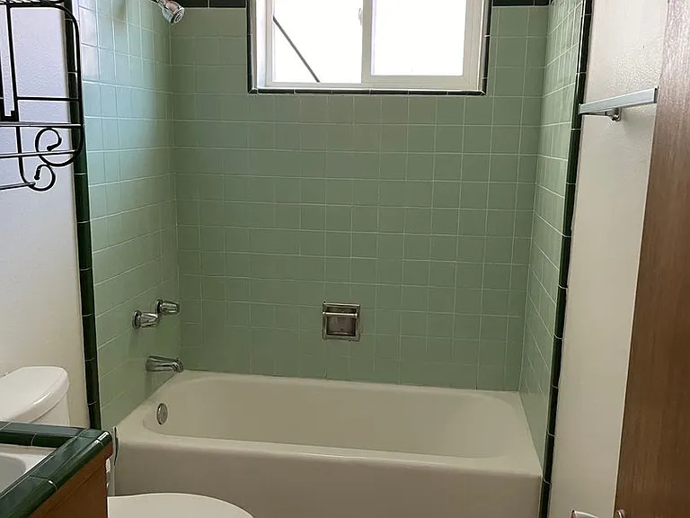 329 W Oak Ave — Photo 8