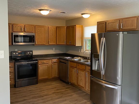 3rd image of 548 Duchess Ct