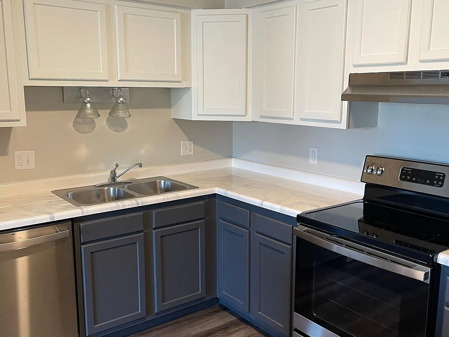 2 bed, $1,418 — Photo 2
