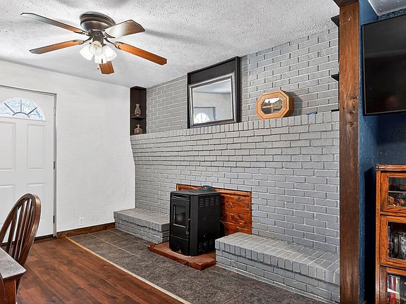 5th image of 2081 Sand Ridge Road