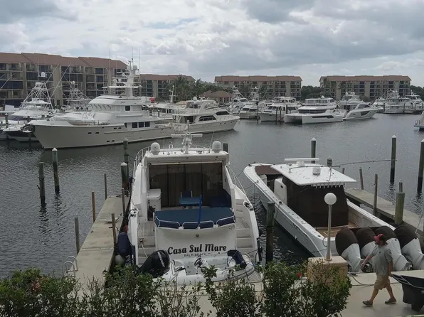 2601 Marina Isle Way APT 205, Jupiter, FL 33477