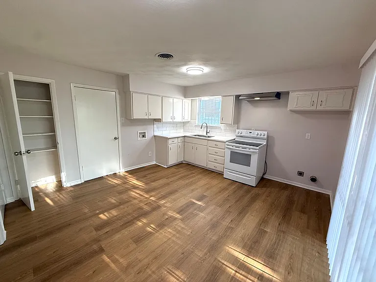 7842 Overridge Dr — Photo 5