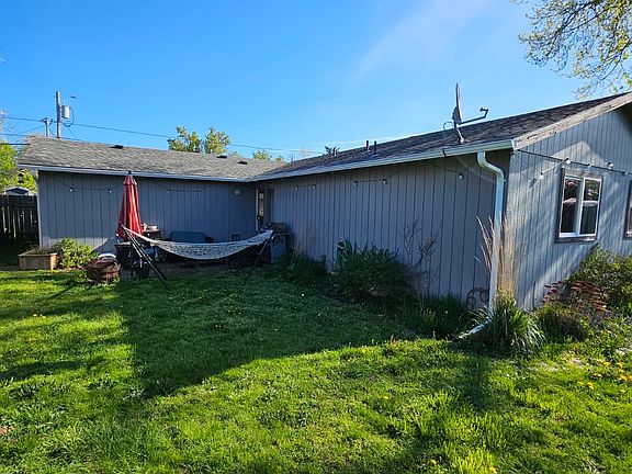 4th image of 6832 SE Center St