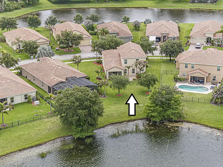 1750 Berkshire Cir SW — Photo 49