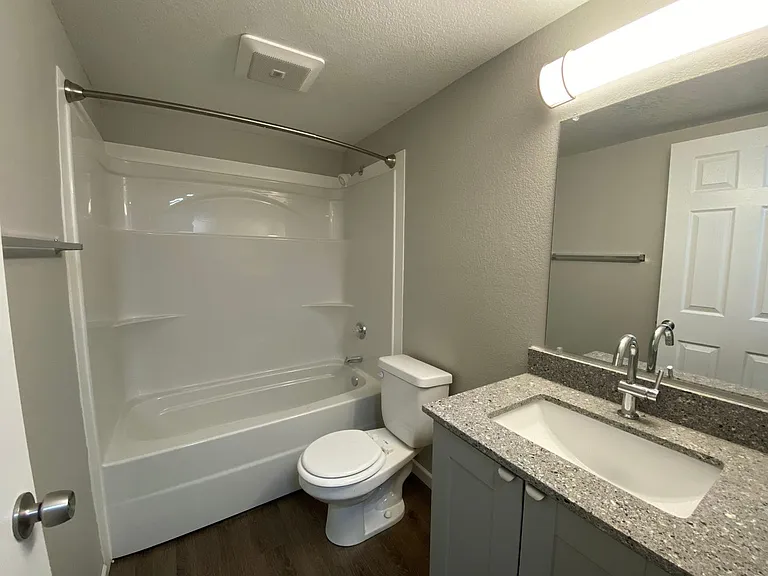 Westwood Apartments — Photo 212