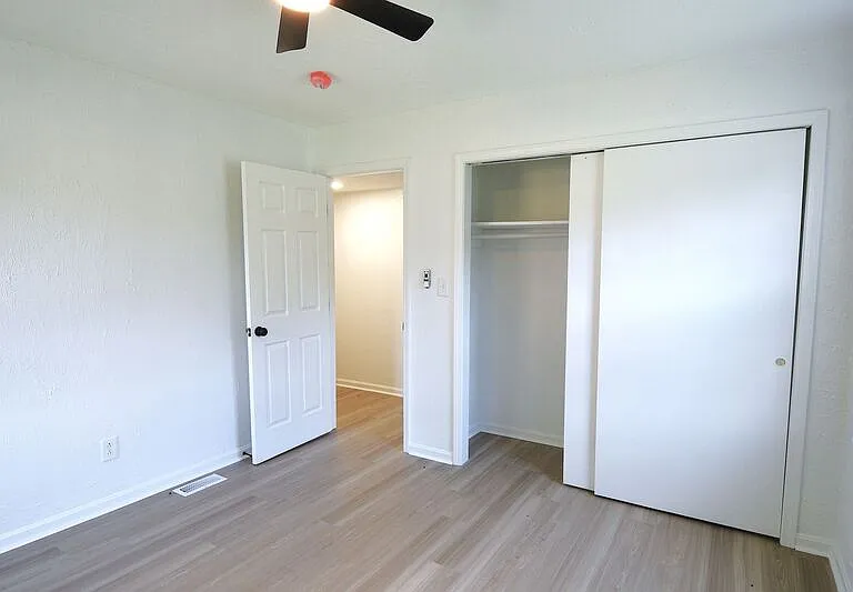 2819 Broadview Dr NW — Photo 12