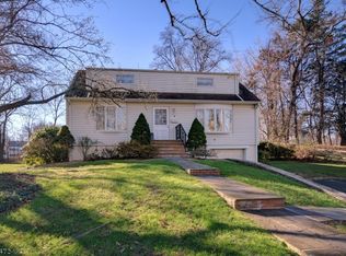 4 Keyes St, Florham Park, NJ 07932