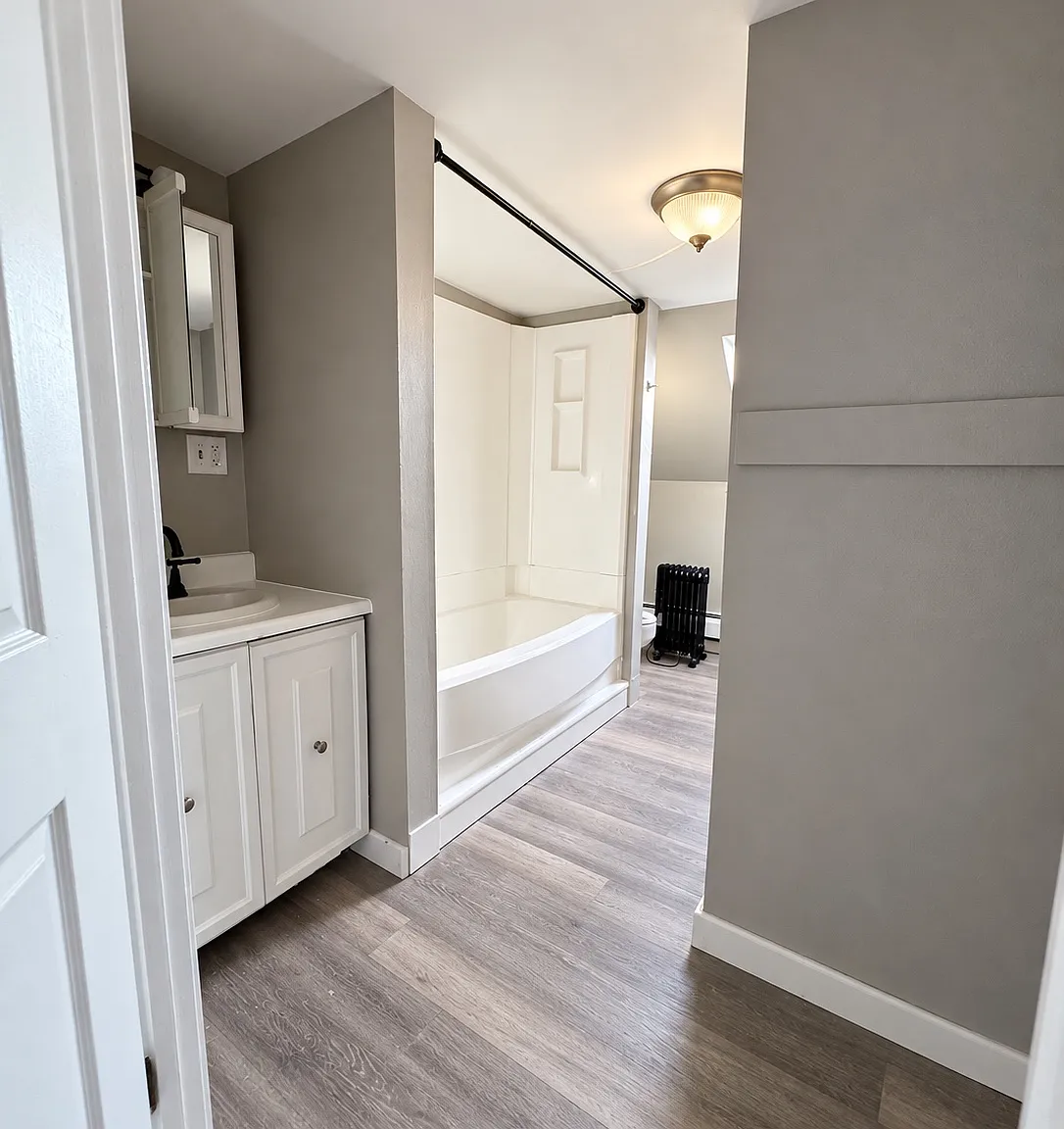 28 Vine St — Photo 3