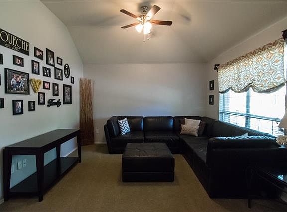 4th image of 6117 Vineyard Ln